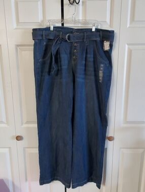 MAURICES WIDE LEGS PAPERBAG DENIM NWT 20W LONG. HIGH RISE. LIGHTWEIGHT. BELTED